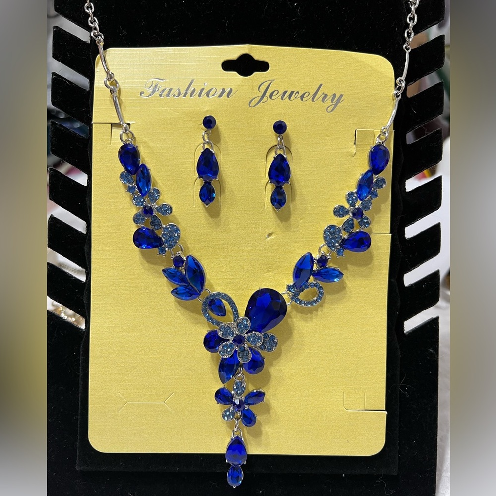 Blue Rhinestone Jewelry Set drop earrings and Floral Statement Necklace New
